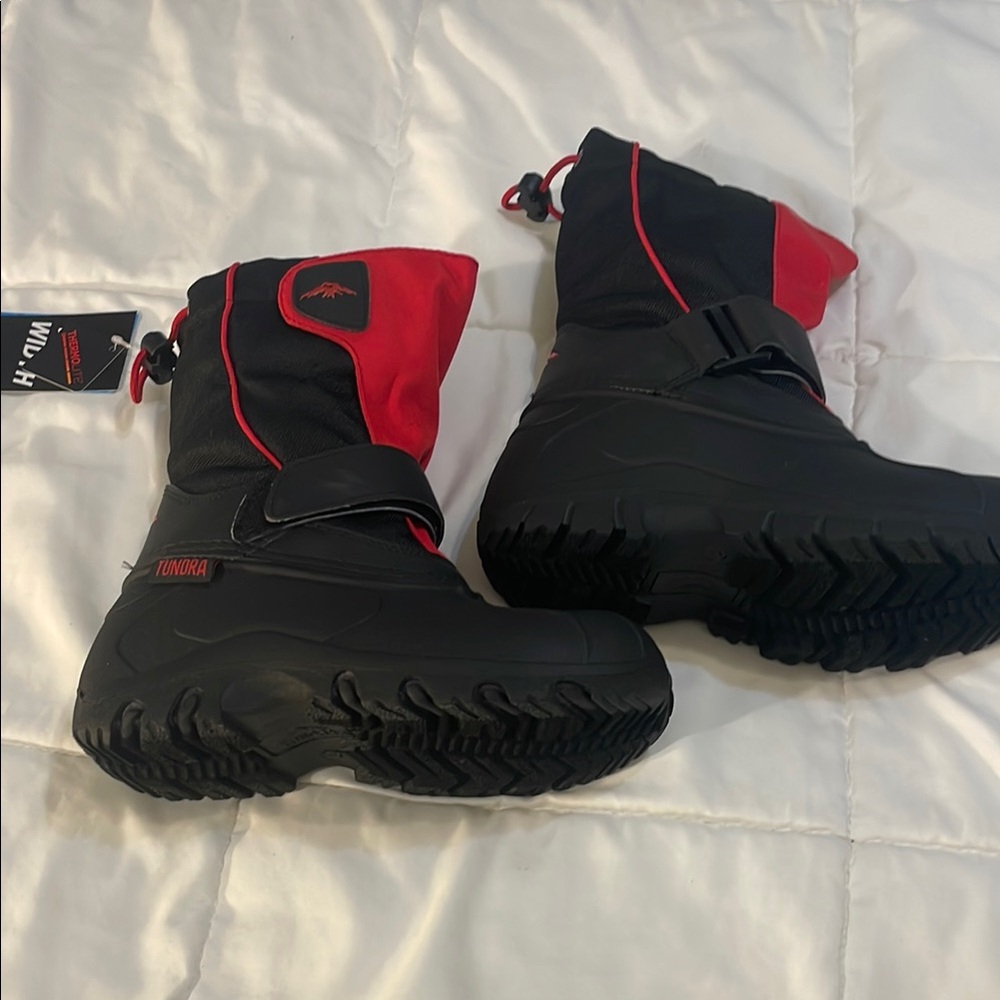 Tundra Kids Black and Red Winter Boots 1W